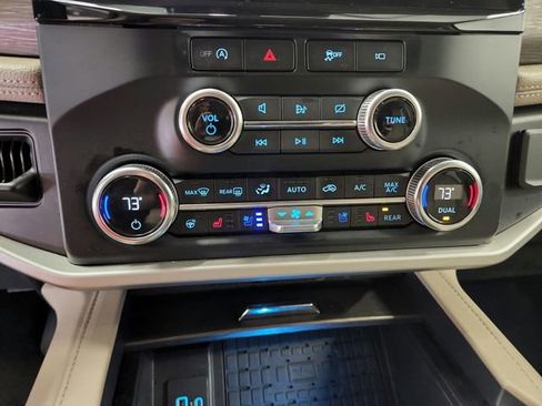 Used 2024 Ford Expedition Limited image 26