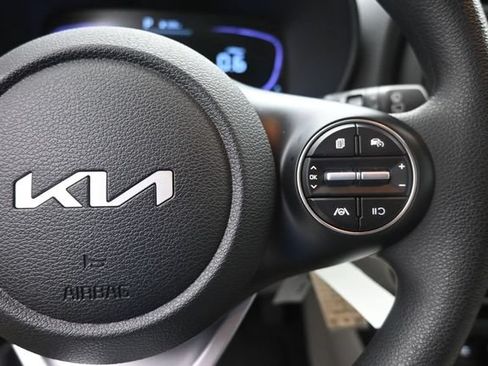 Used 2025 Kia Soul LX FWD image 14