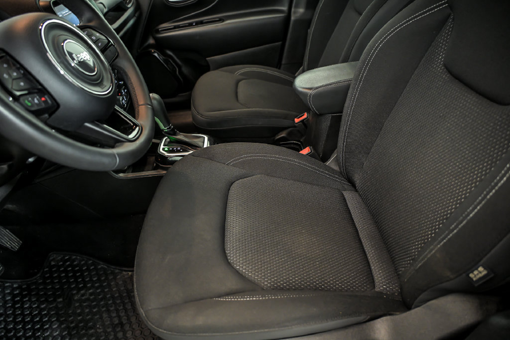 Used 2022 Jeep Renegade Altitude AWD/4WD image 12