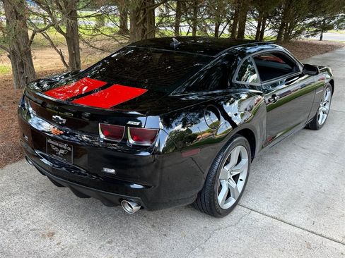 Used 2011 Chevrolet Camaro SS RWD image 34