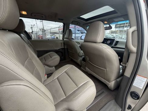 Used 2016 Toyota Sienna XLE w/ XLE Navigation Package image 26