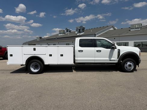 Used 2024 Ford F550 4x4 Crew Cab Super Duty w/ XLT Value Package image 7
