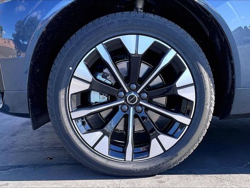 New 2026 Volvo XC60 B5 Plus w/ Climate Package image 14