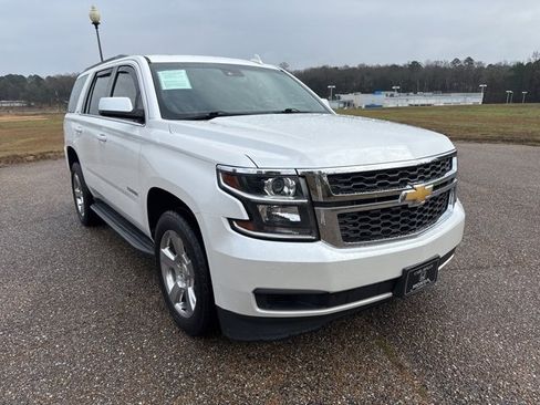 Used 2017 Chevrolet Tahoe LT image 2