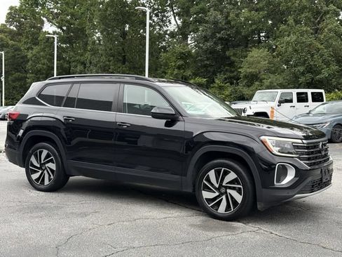 Used 2024 Volkswagen Atlas SE AWD/4WD image 9