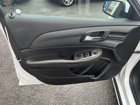 Used 2015 Chevrolet Malibu LT image 24