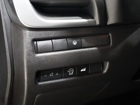 Used 2024 Nissan Rogue SV image 21