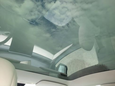 Used 2023 Tesla Model Y Long Range image 17