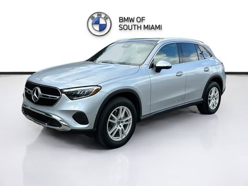 Used 2025 Mercedes-Benz GLC 300 4MATIC image 3
