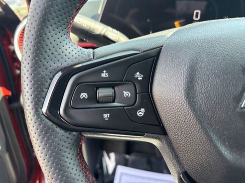 Used 2024 Chevrolet Trax RS w/ Sunroof Package FWD image 22