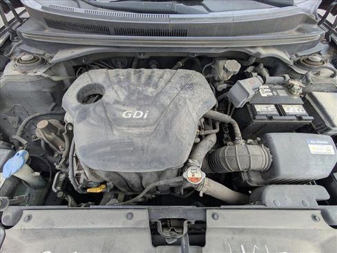 Used 2016 Hyundai Veloster image 18