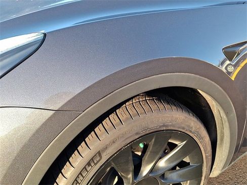 Used 2023 Tesla Model Y Long Range image 10