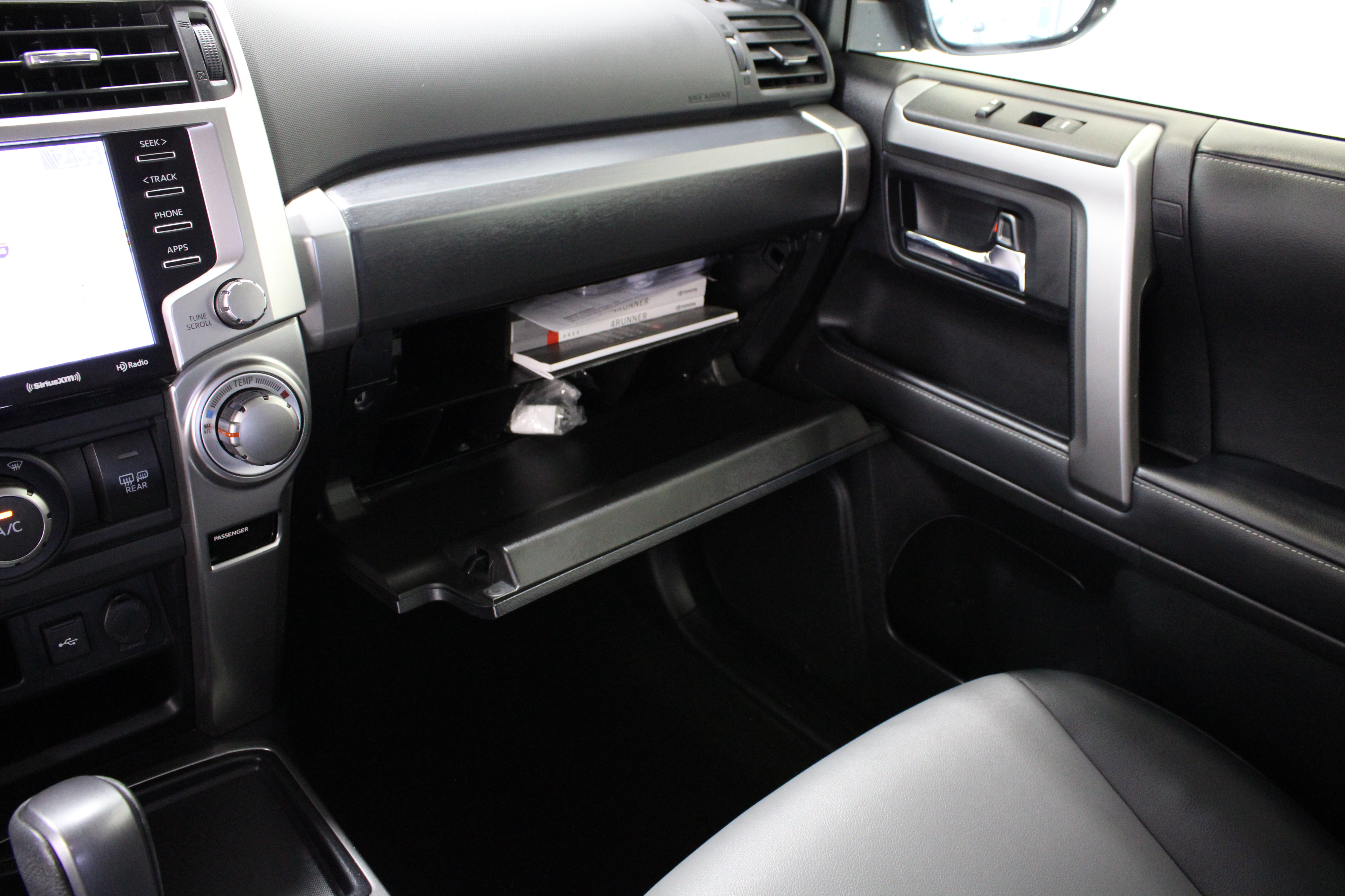 Used 2023 Toyota 4Runner SR5 Premium w/ Moonroof Package RWD image 25