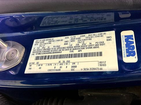 Used 2022 Ford Escape SE w/ SE Sport Appearance Package AWD/4WD image 19