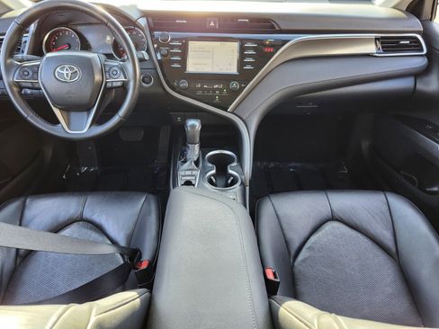 Used 2018 Toyota Camry XSE image 17