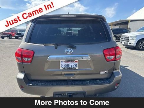 Used 2017 Toyota Sequoia Limited w/ Safety & Convenience Package AWD/4WD image 4