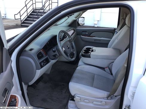 Used 2009 GMC Yukon SLE RWD image 8