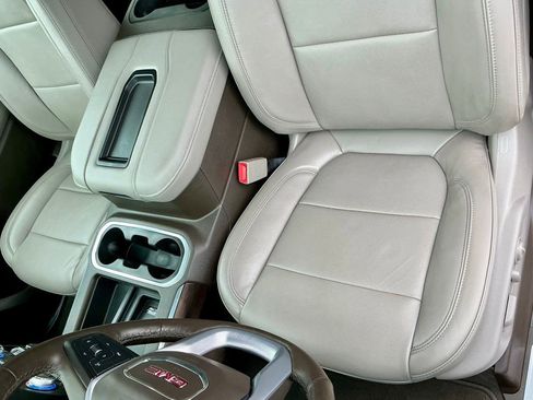 Used 2019 GMC Sierra 1500 SLT w/ SLT Premium Plus Package AWD/4WD image 42