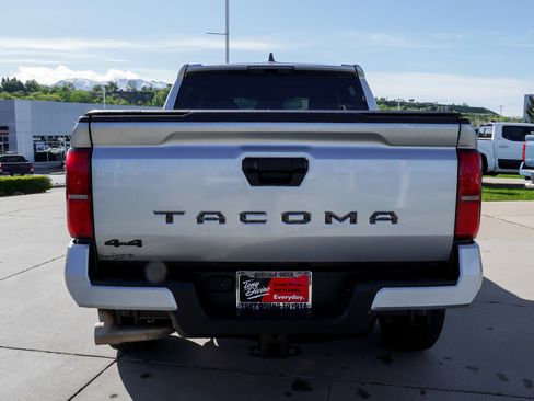 Certified 2025 Toyota Tacoma TRD Sport AWD/4WD image 7