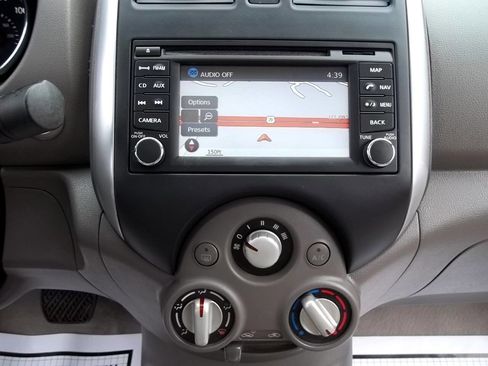 Used 2014 Nissan Versa SL w/ Tech Package image 20