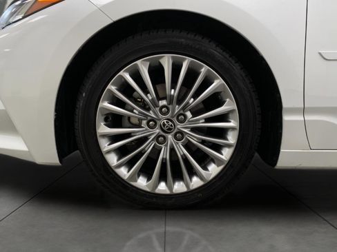 Used 2020 Toyota Avalon Limited w/ Advanced Safety Package FWD image 12