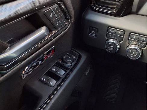 Used 2024 GMC Sierra 1500 AT4 w/ Technology Package AWD/4WD image 19