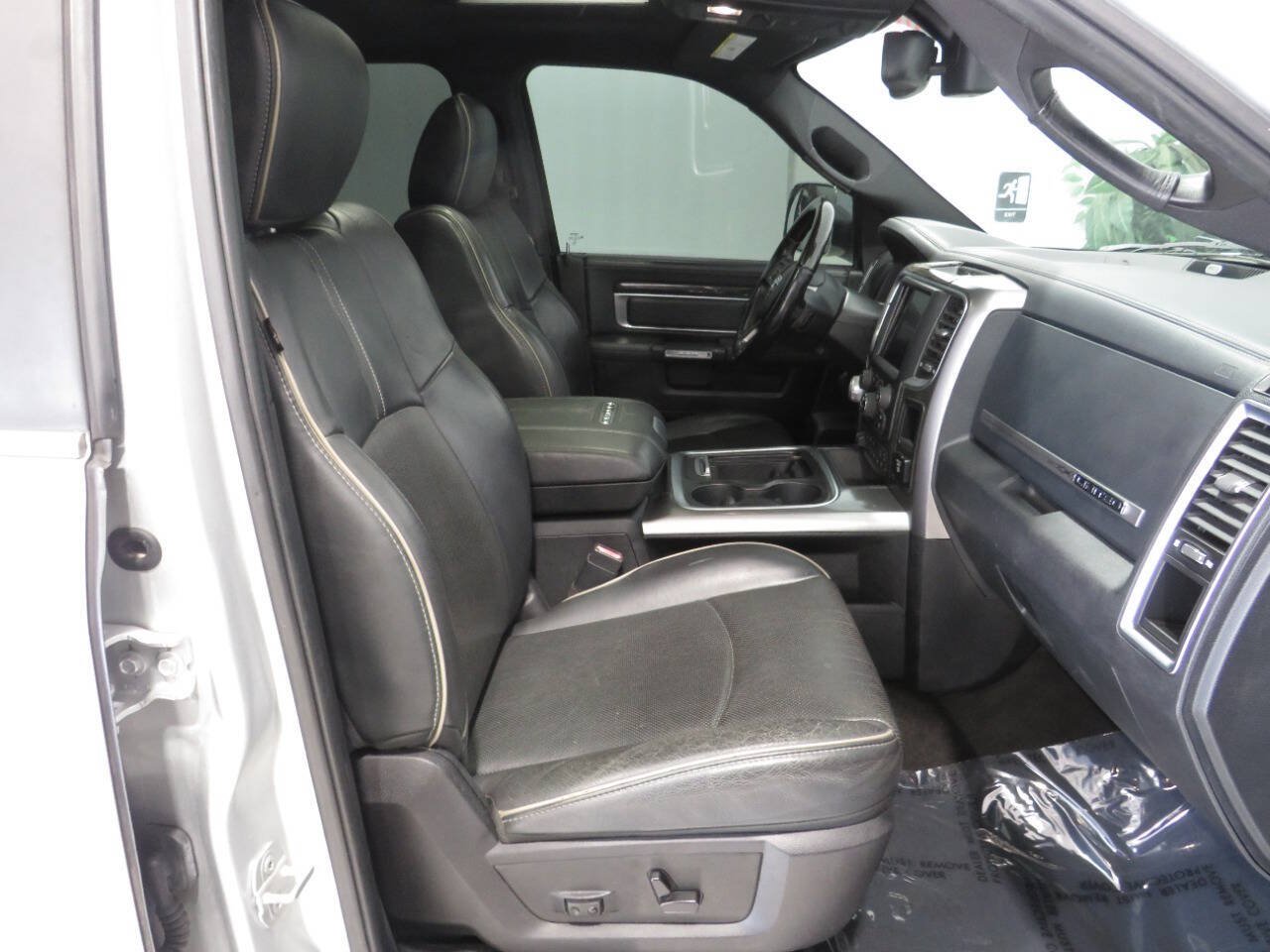 Used 2016 RAM 1500 Limited AWD/4WD image 10