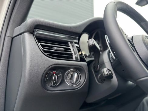 New 2026 Porsche Macan image 29