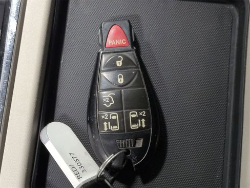 Used 2012 Chrysler Town & Country Touring w/ Entertainment Group #1 image 35