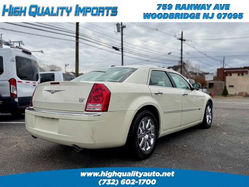 Used 2009 Chrysler 300 C image 7