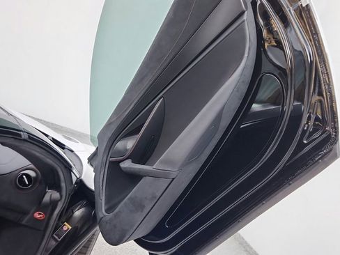 Used 2024 McLaren 750S Spider image 22