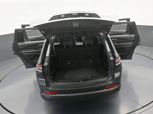 Used 2023 Jeep Grand Cherokee L Laredo image 66