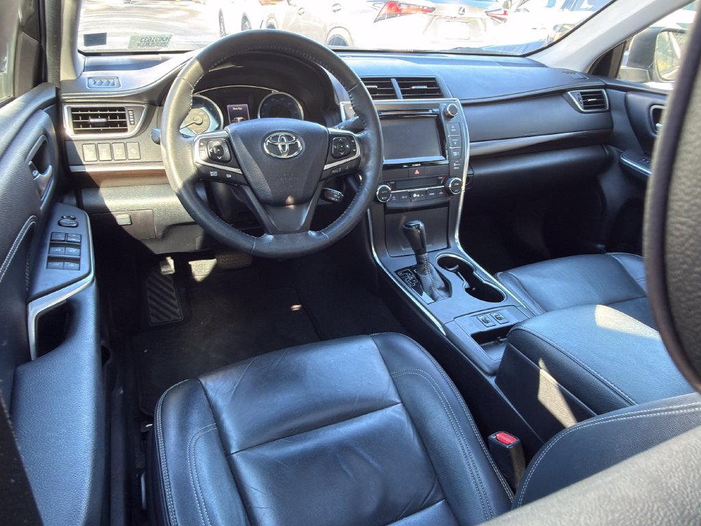 Used 2017 Toyota Camry XLE w/ Moonroof Package FWD image 6