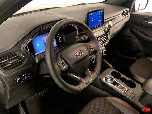 Used 2025 Ford Escape ST-Line AWD/4WD image 16