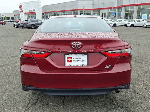 Certified 2022 Toyota Camry LE image 5