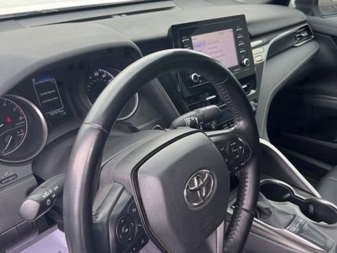 Used 2022 Toyota Camry SE image 13