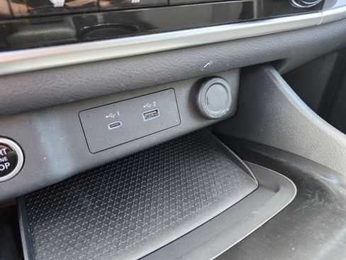 Used 2023 Nissan Rogue S AWD/4WD image 9