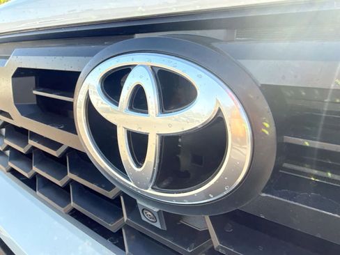 Used 2025 Toyota Tacoma TRD Sport w/ TRD Sport Premium Package image 31