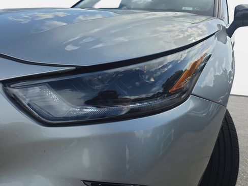 Used 2023 Toyota Highlander XSE FWD image 30