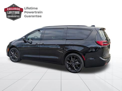 Used 2024 Chrysler Pacifica Touring-L w/ S Appearance Package image 5