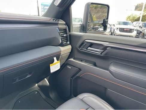 New 2026 GMC Sierra 2500 AT4 w/ AT4 Premium Plus Package AWD/4WD image 18