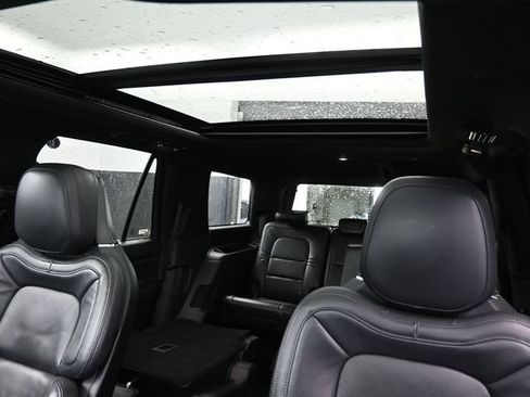 Used 2024 Lincoln Navigator Reserve AWD/4WD image 17
