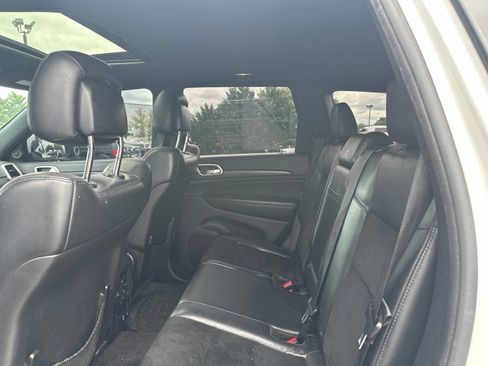 Used 2015 Jeep Grand Cherokee Altitude AWD/4WD image 9