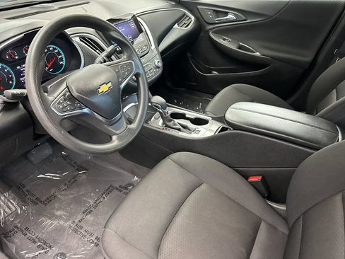 Used 2025 Chevrolet Malibu LT FWD image 9