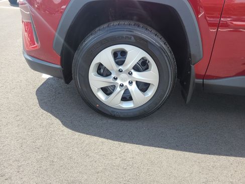 Certified 2023 Toyota RAV4 LE AWD/4WD image 9