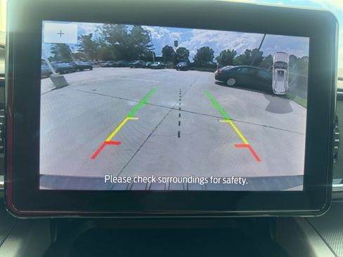 Used 2022 Ford Explorer XLT w/ Equipment Group 202A AWD/4WD image 23