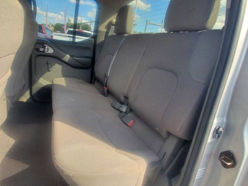 Used 2015 Nissan Frontier S image 6