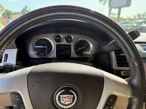 Used 2012 Cadillac Escalade Luxury RWD image 21