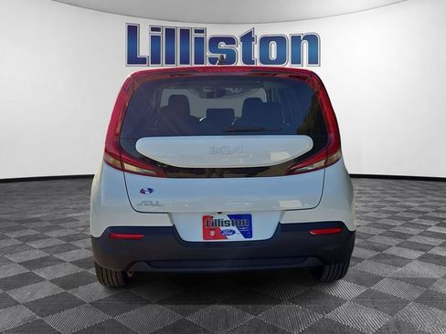 Used 2022 Kia Soul LX w/ Technology Package FWD image 5