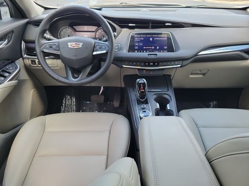 Certified 2023 Cadillac XT4 Luxury FWD image 13
